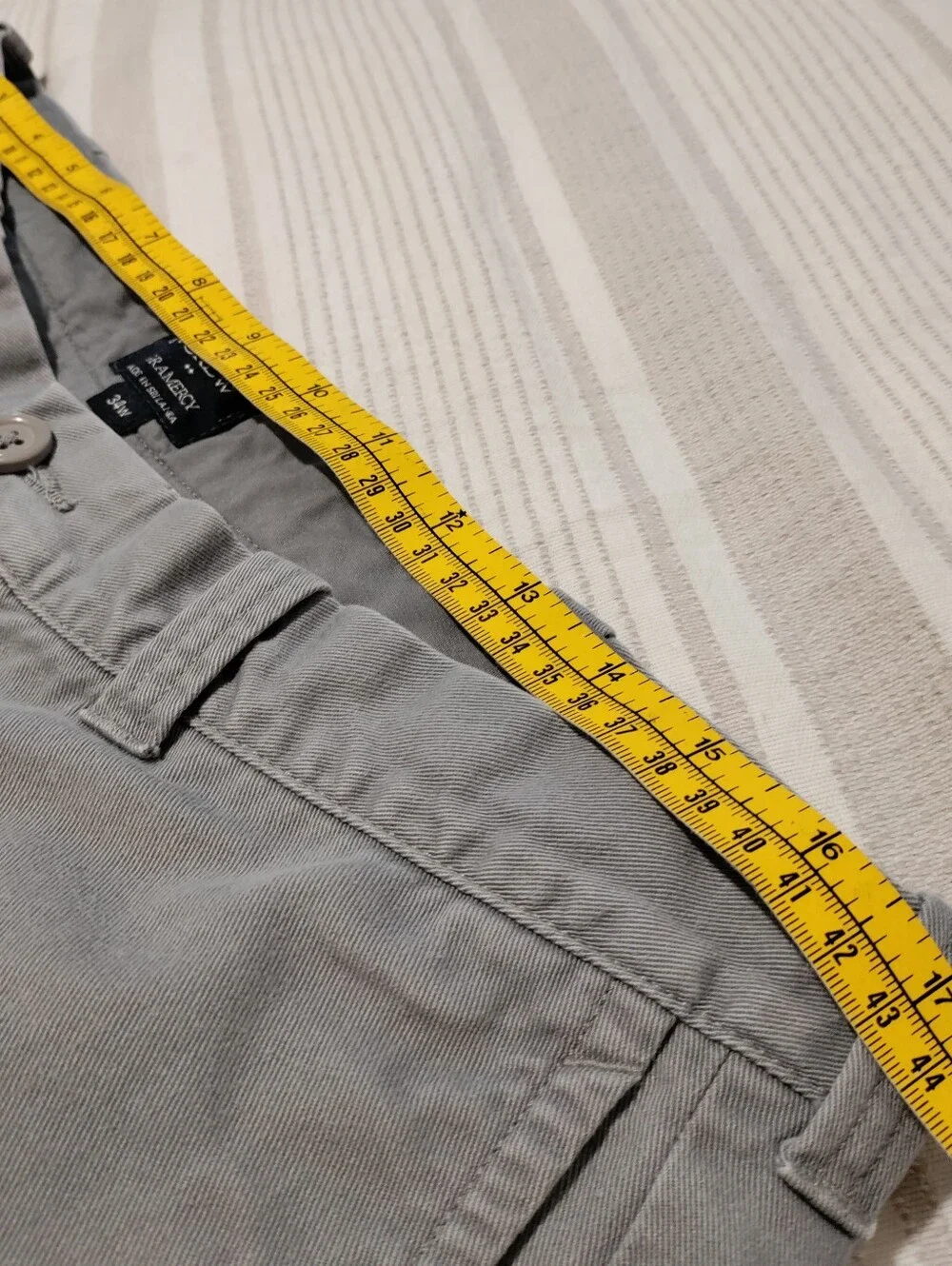 J Crew Gramercy Shorts Men’s Size 34 Chino Brown Khaki Gray Flat Front